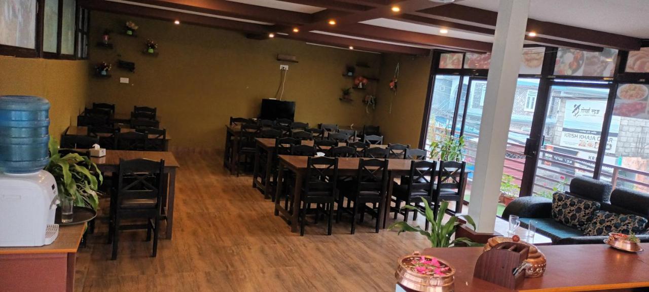 Hotel Dolly Pokhara Exterior foto